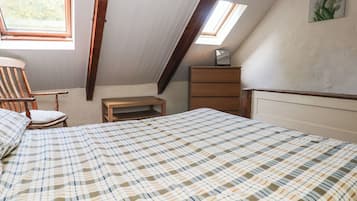 3 makuuhuonetta, yksilöllisesti sisustettu, yksilöllisesti kalustettu