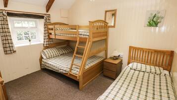 3 bedrooms, individually decorated, individually furnished, free WiFi