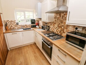 Dishwasher, cookware/dishes/utensils - Lake Cottage (Clarbeston Road)