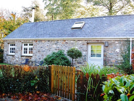 Cottage | Exterior. Corner Cottage