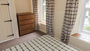 2 bedrooms, individually decorated, individually furnished, free WiFi