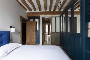 1 chambre, fer et planche à repasser, Wi-Fi gratuit, draps fournis