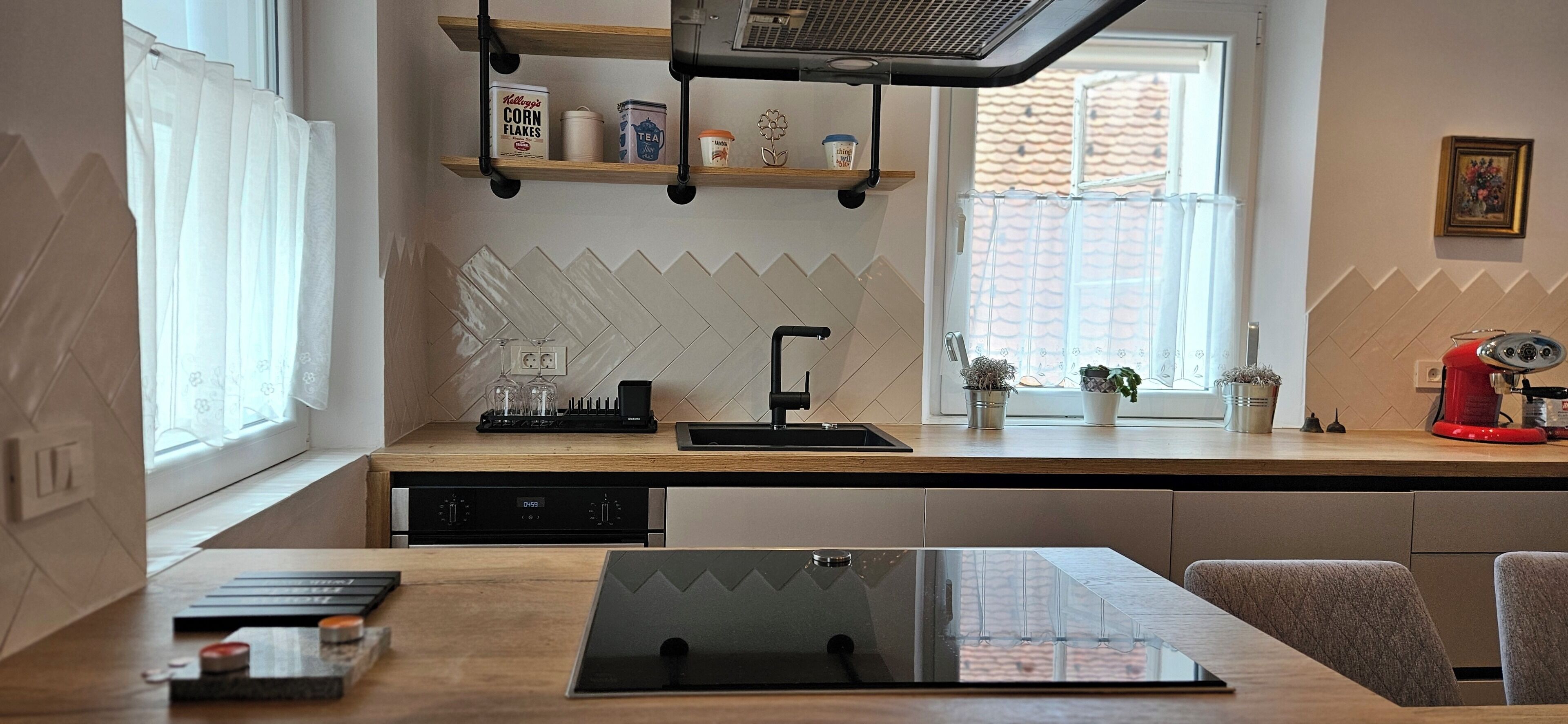 ثلاجة، ميكروويف، فرن، موقد طهي مسطح