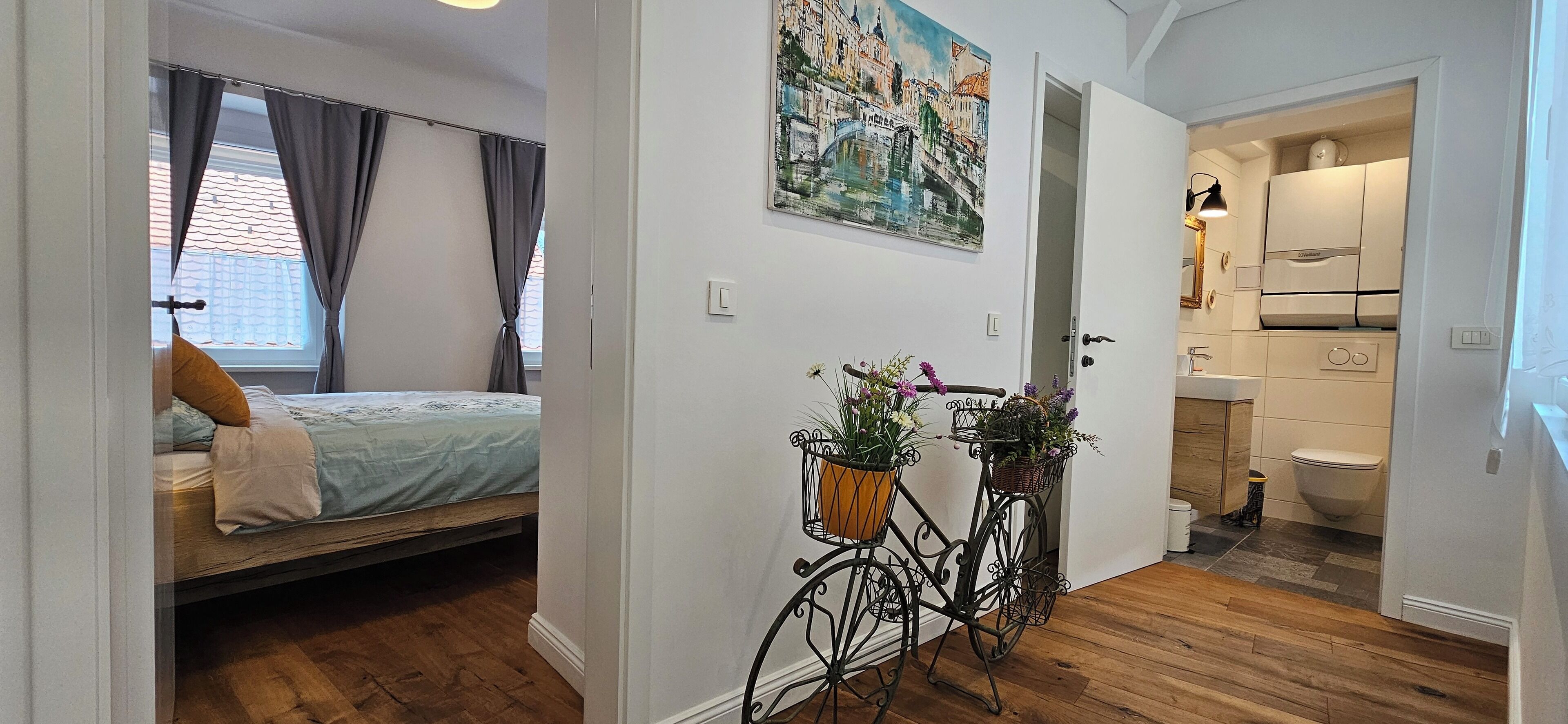 2 bedrooms, iron/ironing board, free WiFi, bed sheets