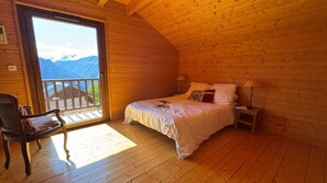 6 dormitorios, tabla de planchar con plancha, wifi y ropa de cama