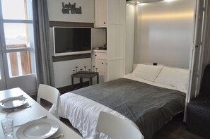 1 bedroom, iron/ironing board, bed sheets