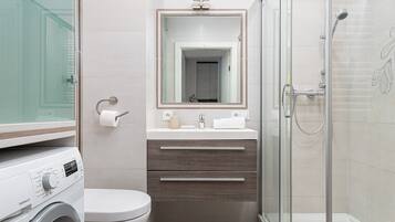 Apartamento, balcón | Baño