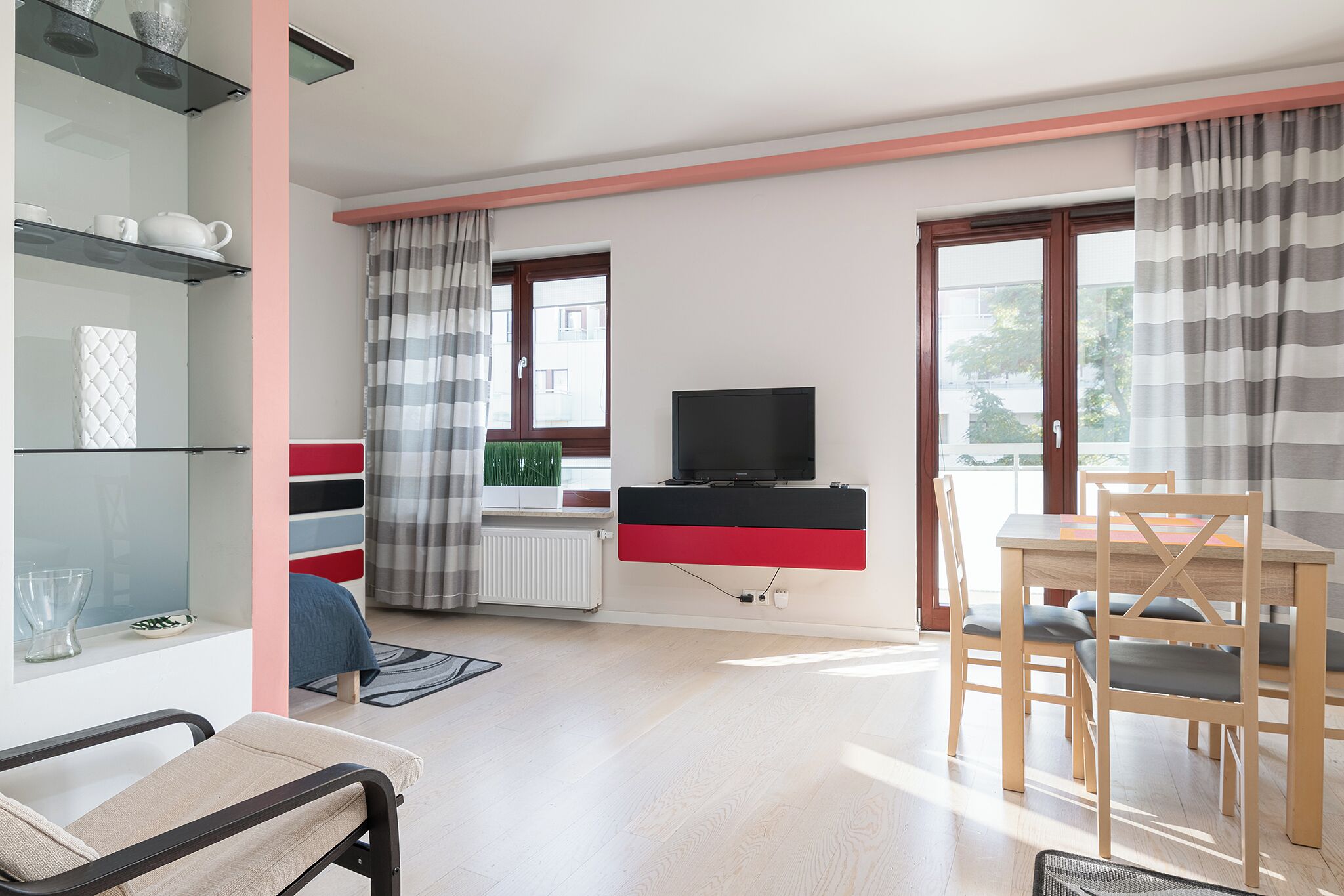 Apartamento, sacada | Ferros/tábuas de passar roupa, Wi-Fi de cortesia