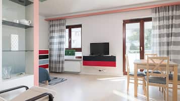 Iron/ironing board, free WiFi