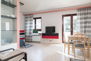 Apartment, Balcony | Iron/ironing board, free WiFi - RentPlanet - Apartament Metro Młociny (Warsaw)