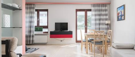 Apartment, Balcony | Living area