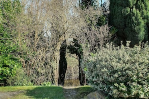 Property grounds - Apartment 1, 35 sqm, 1 bedroom, living/sleeping area, covered terrace, max. 3 guests (Hooksiel)