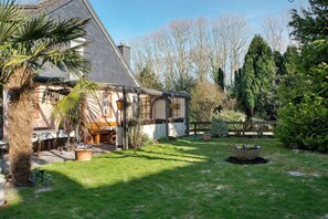 Property grounds - Apartment 1, 35 sqm, 1 bedroom, living/sleeping area, covered terrace, max. 3 guests (Hooksiel)
