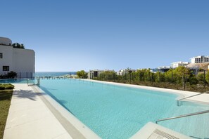 A heated pool - Luxury Family Apt w/ private heated pool (Fuengirola)