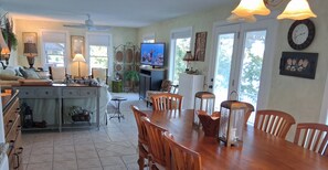 Dining - Beautifully furnished 4-bedroom house is your perfect water's edge retreat! (Arley)