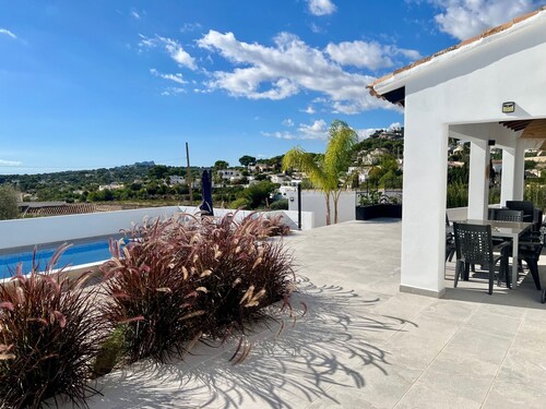 Villa Mariposa : 3 bedrooms : Open views : Open views