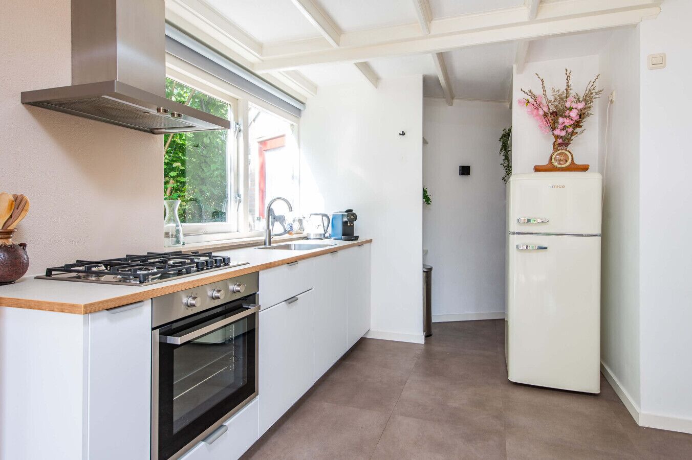 Réfrigérateur, four, plaque de cuisson, lave-vaisselle