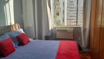 2 habitaciones, escritorio, tabla de planchar con plancha y wifi gratis