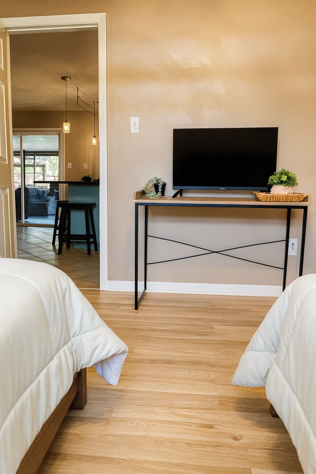 4 chambres, fer et planche à repasser, Wi-Fi, draps fournis