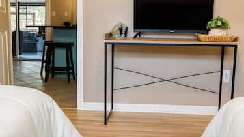 4 bedrooms, iron/ironing board, WiFi, bed sheets