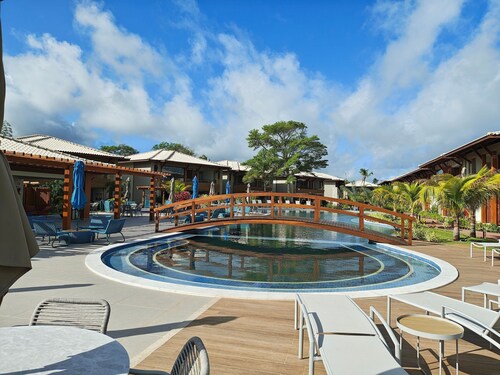 Condo With Pool 450m From the Beach in Itacimirim - Vbrs