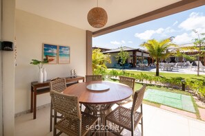 Basic Apartment | Outdoor dining