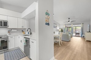 Hus, flere senger (High Tide Hideaway) | Eget kjøkken