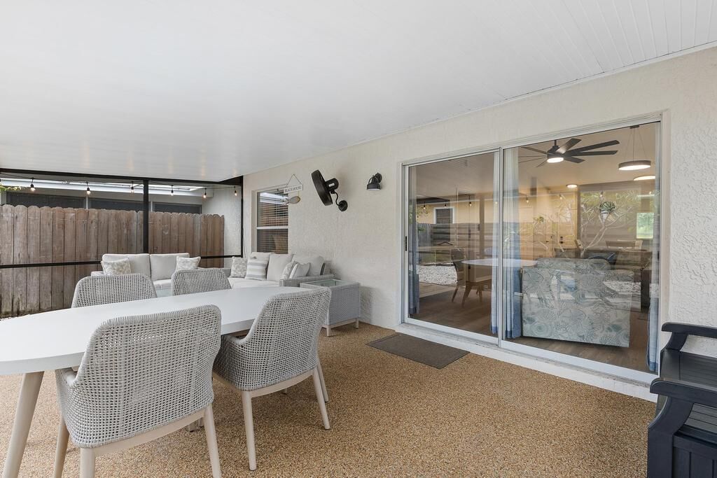 House, Multiple Beds (High Tide Hideaway) | Outdoor dining