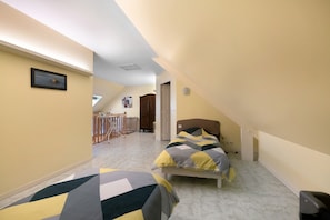 3 habitaciones, tabla de planchar con plancha, wifi y ropa de cama 