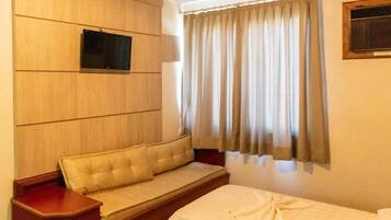 Quarto standard, 2 camas de solteiro | Escrivaninha, Wi-Fi de cortesia