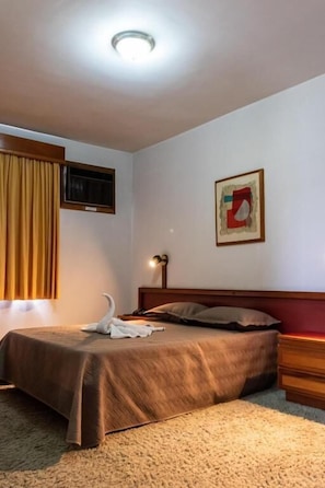 Standard Room, 1 Double Bed | Desk, free WiFi