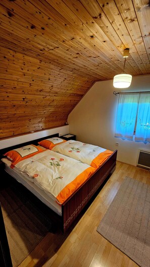 3 makuuhuonetta, ilmainen Wi-Fi, vuodevaatteet