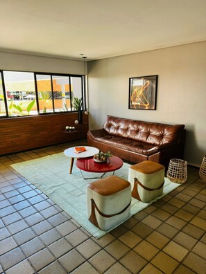 TV - Edf Studio Ibiza II Beachfront Apartment - Jatiúca (Maceió)