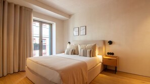 Iron/ironing board, free WiFi, bed sheets - Verde Almada 3d by LovelyStay (Porto)