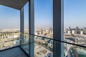 Apartamento, balcón, vistas a la ciudad | Balcón