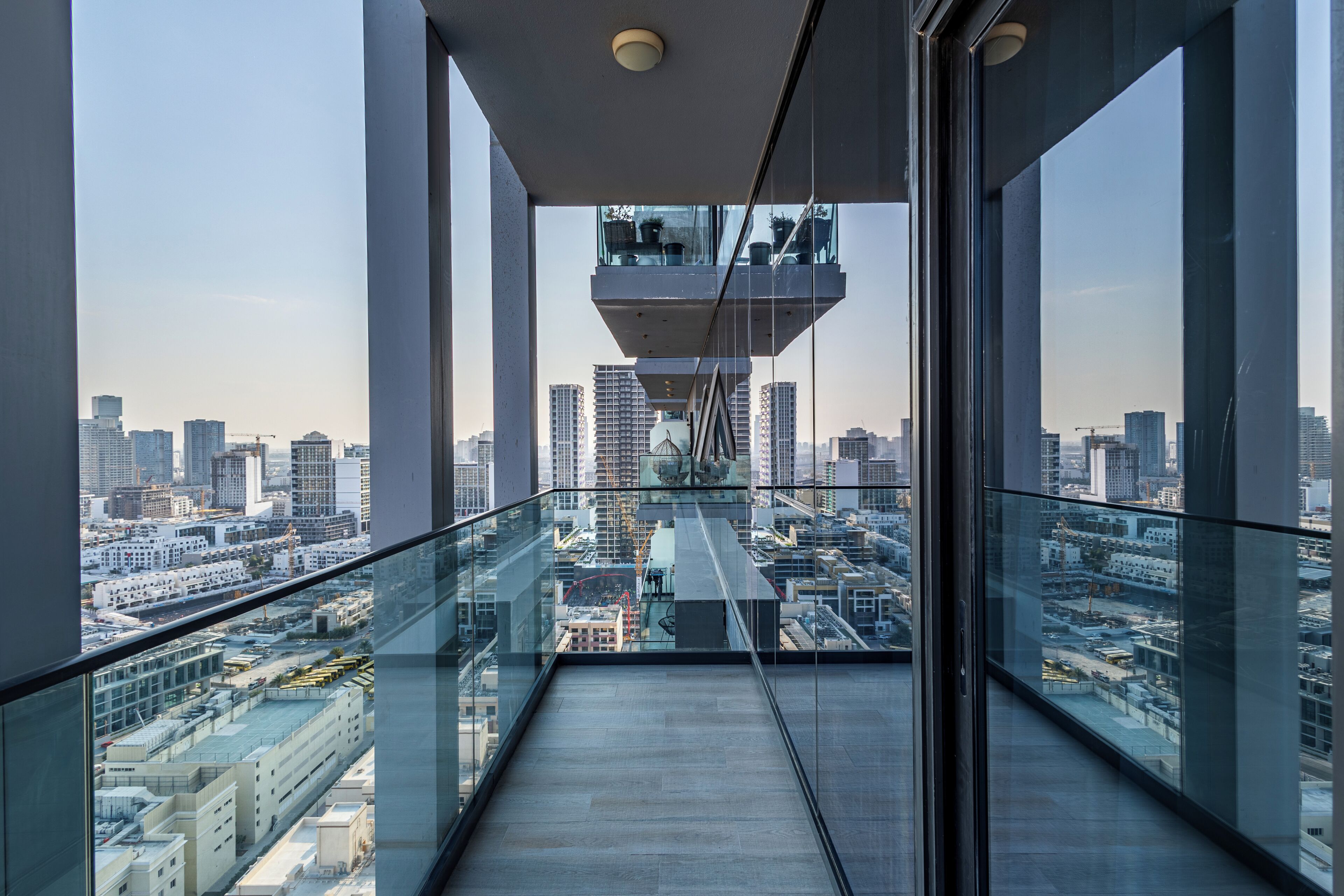 Departamento, balcón, vista a la ciudad | Balcón