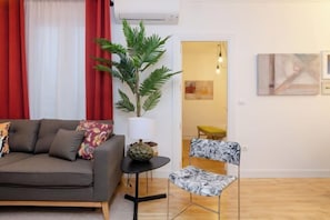 Living area - Palacio Premium Stay (Madrid)