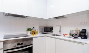 Private kitchen - Palacio Premium Stay (Madrid)