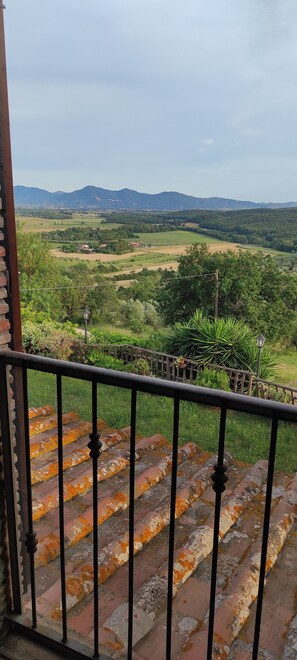 Property grounds - Room 'Camera 1 - Campo Ruffaldo' with Shared Pool, Wi-Fi and Air Conditioning (Massa Marittima)