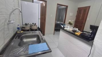 Mikroaaltouuni, uuni, liesi