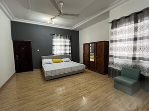 5 chambres, fer et planche à repasser, Wi-Fi gratuit