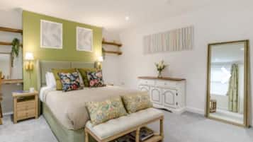 Family Apartment | Iron/ironing board