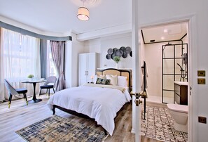 Deluxe Studio Suite, 1 King Bed, Non Smoking