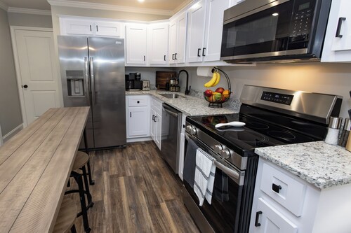 Pines at Five Furnished Corporate Rentals