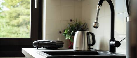 Fridge, microwave, stovetop, dishwasher