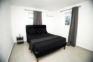 2 bedrooms, iron/ironing board, Internet, bed sheets - Casa Dein, a modern and sleek home ideal for a holiday in Curacao. (Willemstad)