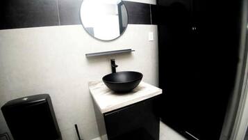 Haartrockner, Seife, Toilettenpapier