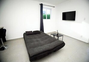 2 間睡房、熨斗/熨衫板、上網、床單