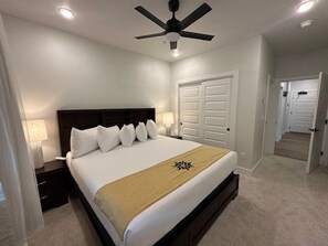 Una cassaforte in camera, ferro/asse da stiro, culla da viaggio