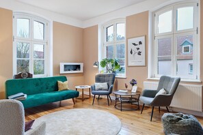 Kamin, Tischtennisplatte